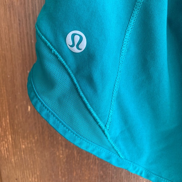 LULULEMON Hotty Hot  short No tag Size 6 - Picture 3 of 7